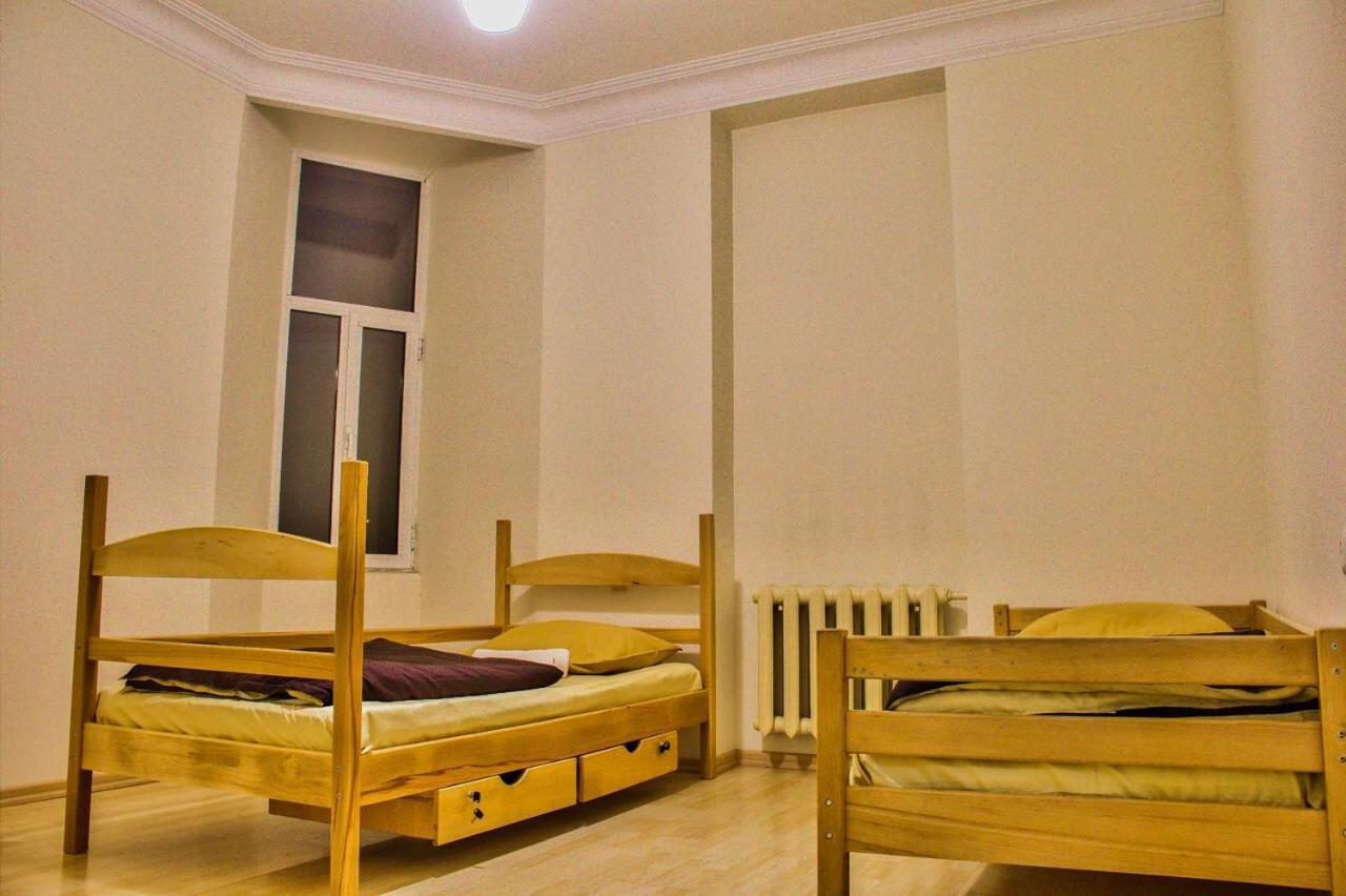 Classy And Cozy Hostel Jerevan Buitenkant foto